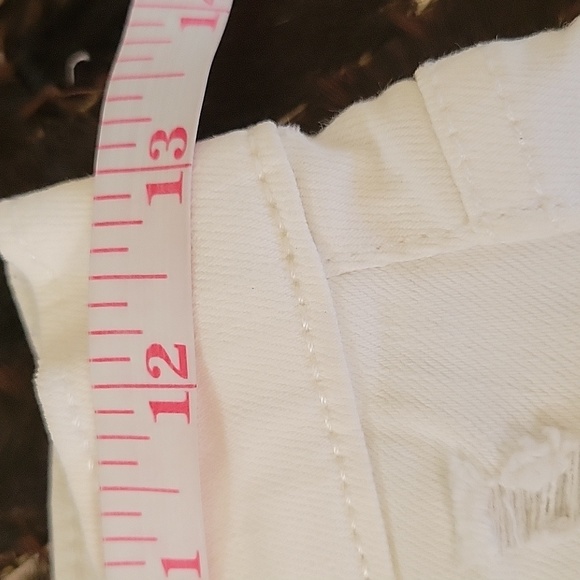Victoria Secret High Rise, Distressed, White Denim Angel Wings Shorts Size 0 - Picture 9 of 12